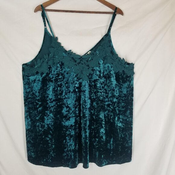 NWT Oddi Women’s 3X Dark Green Velvet Tank Top Floral Embroidered Neckline - Picture 1 of 14